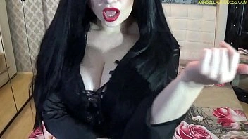 Vídeo de fetiche de Halloween com Moticia e Cruela
